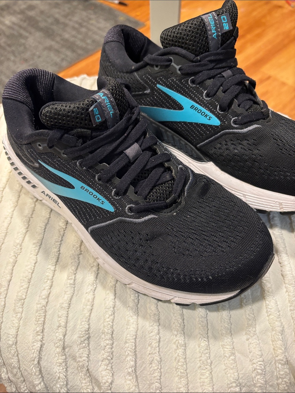 Brooks Women’s Ariel Running Shoes - Black with Teal Accent
